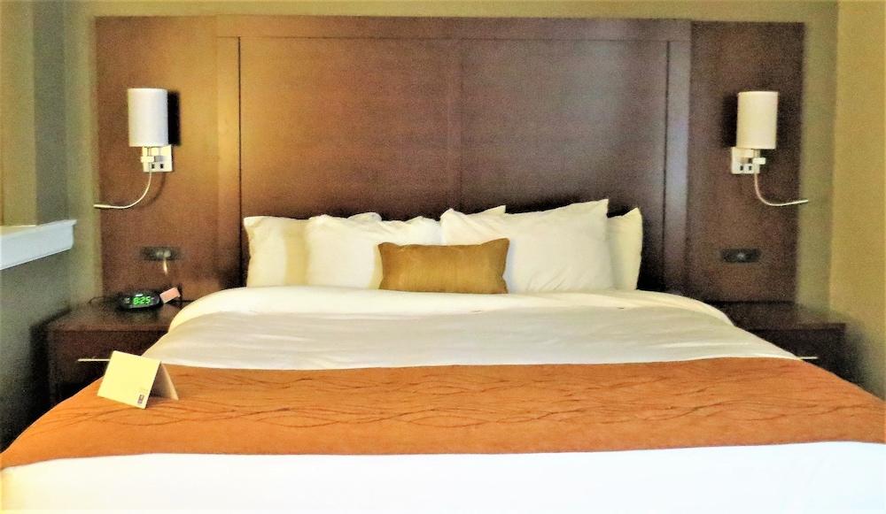 Comfort Inn & Suites Fairborn Near Wright Patterson Afb エクステリア 写真
