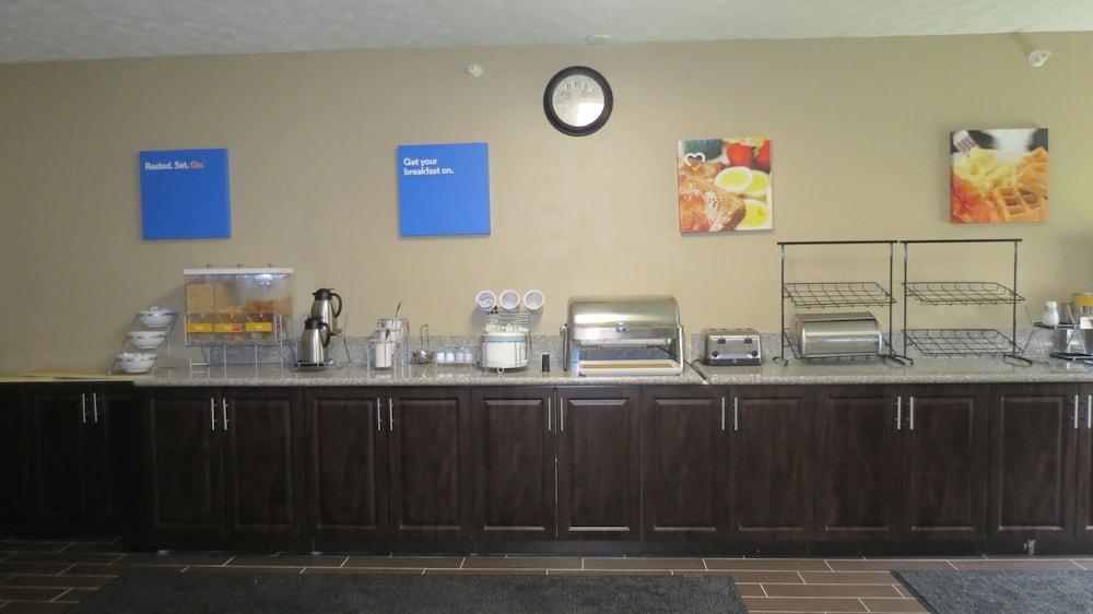 Comfort Inn & Suites Fairborn Near Wright Patterson Afb エクステリア 写真