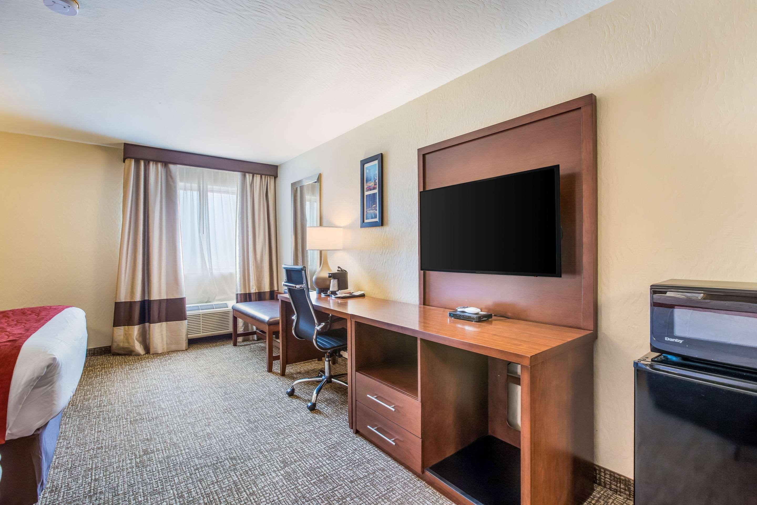 Comfort Inn & Suites Fairborn Near Wright Patterson Afb エクステリア 写真