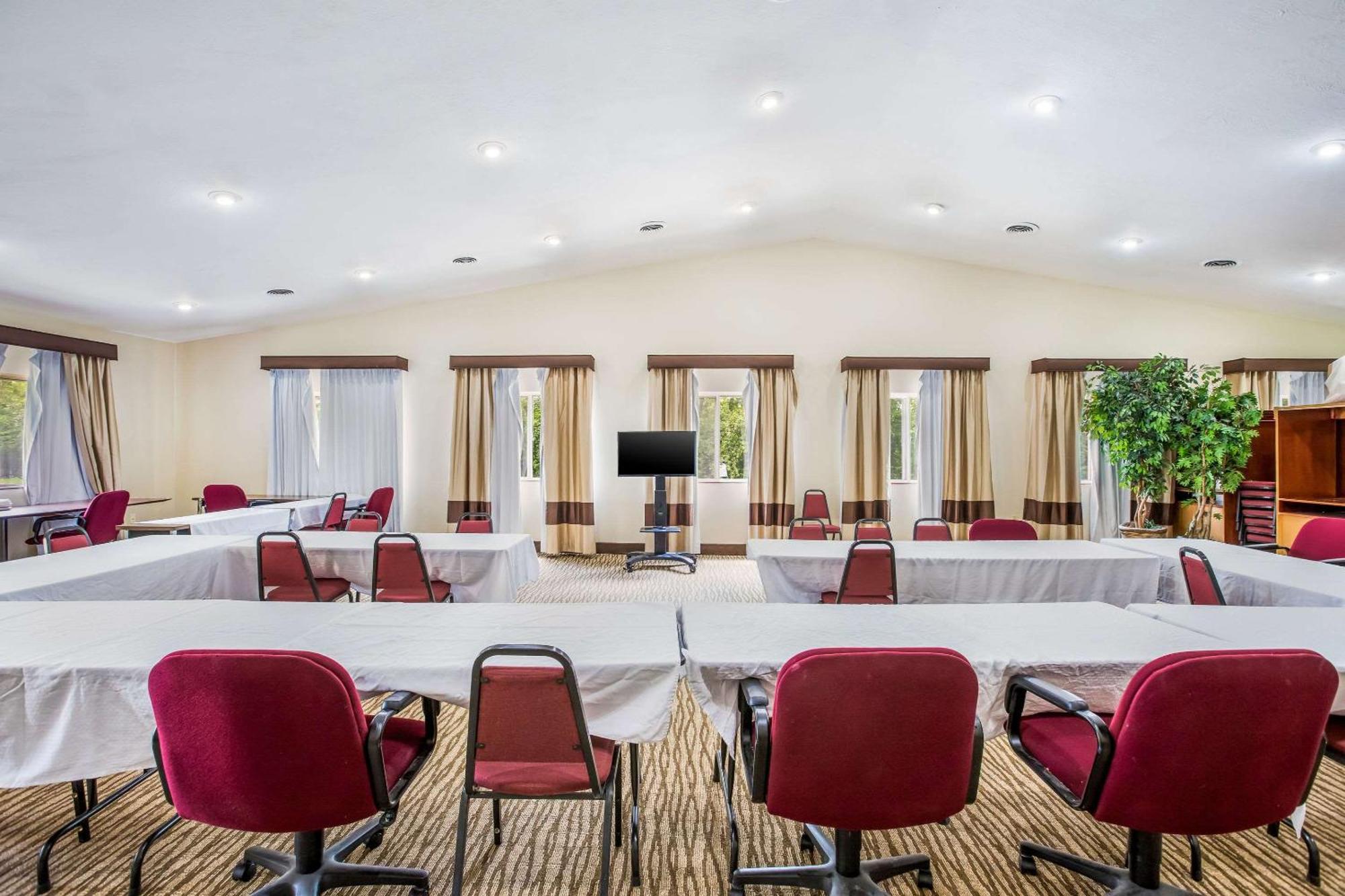Comfort Inn & Suites Fairborn Near Wright Patterson Afb エクステリア 写真