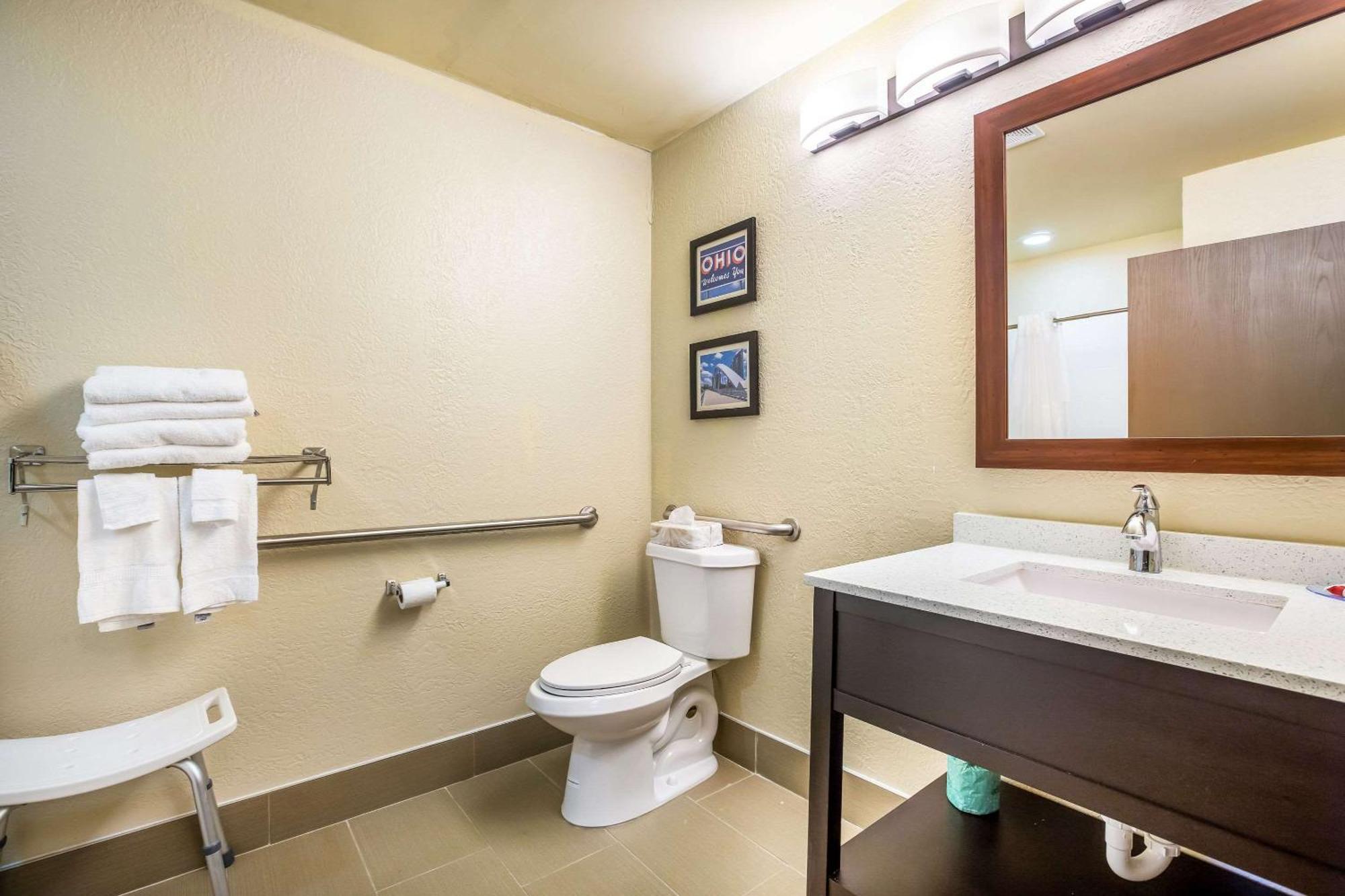 Comfort Inn & Suites Fairborn Near Wright Patterson Afb エクステリア 写真