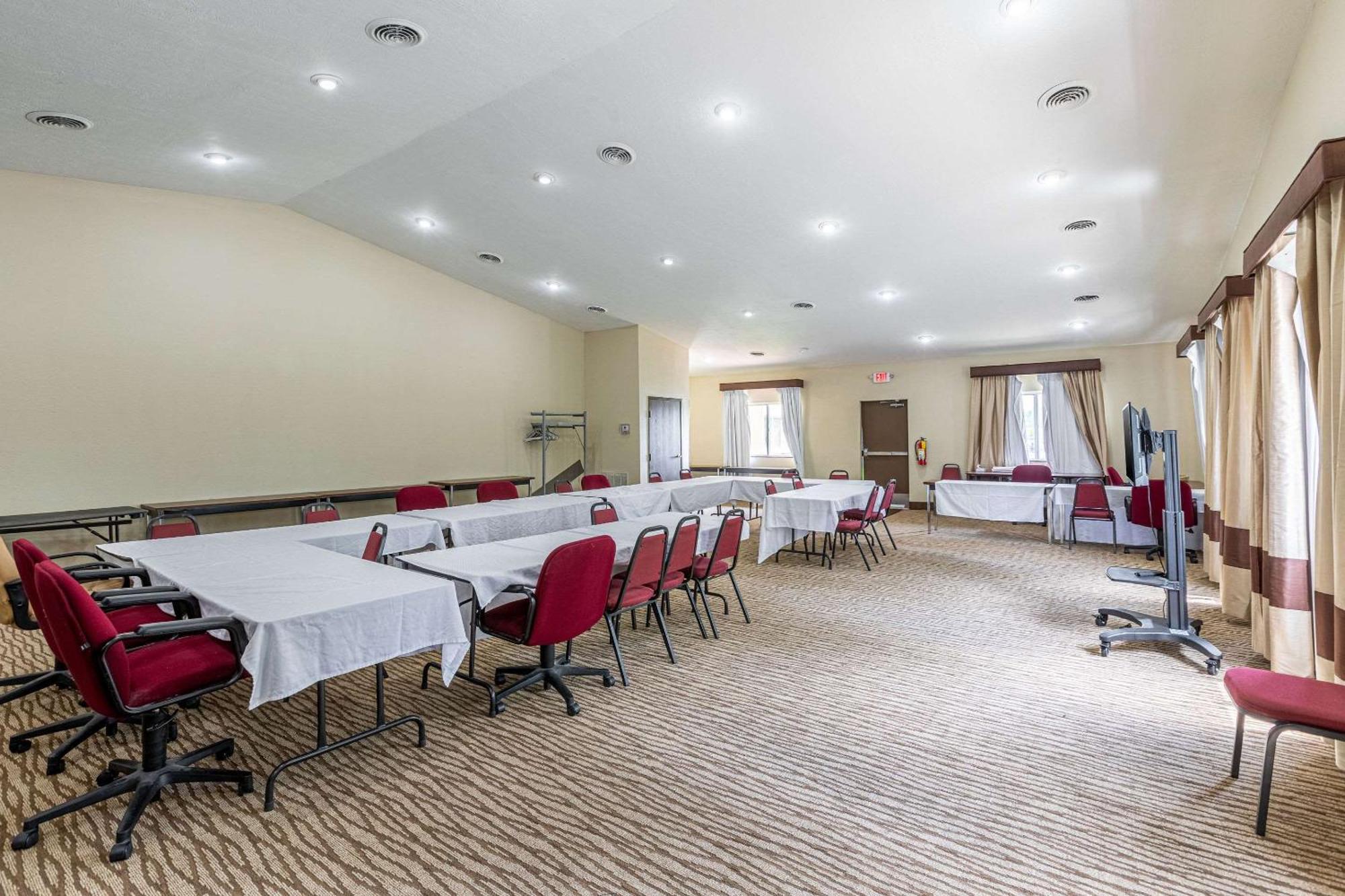 Comfort Inn & Suites Fairborn Near Wright Patterson Afb エクステリア 写真