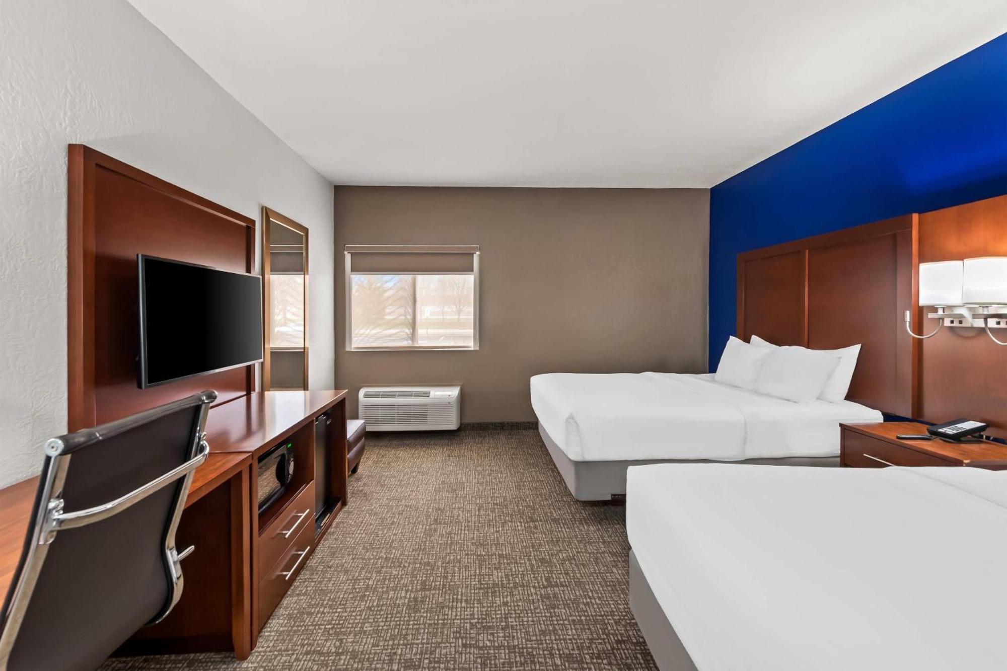 Comfort Inn & Suites Fairborn Near Wright Patterson Afb エクステリア 写真